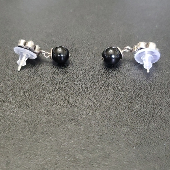 **Final Sale** Sterling silver black stone earrings - Picture 4 of 7